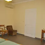Yannis - Holiday Apartments On Agios Gordios Beach In Corfu