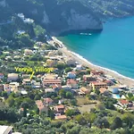 Yannis - Holiday Apartments On Agios Gordios Beach In Corfu