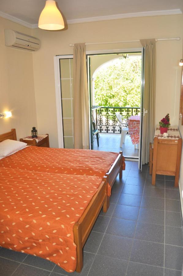 Yannis - On Agios Gordios In Corfu Appartement *